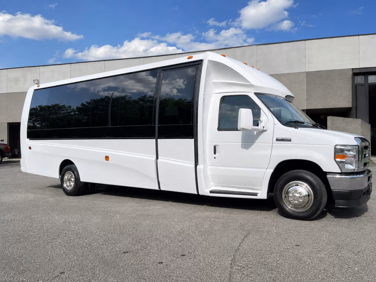 corporate airport transfer buses to and from tri cities airport psc