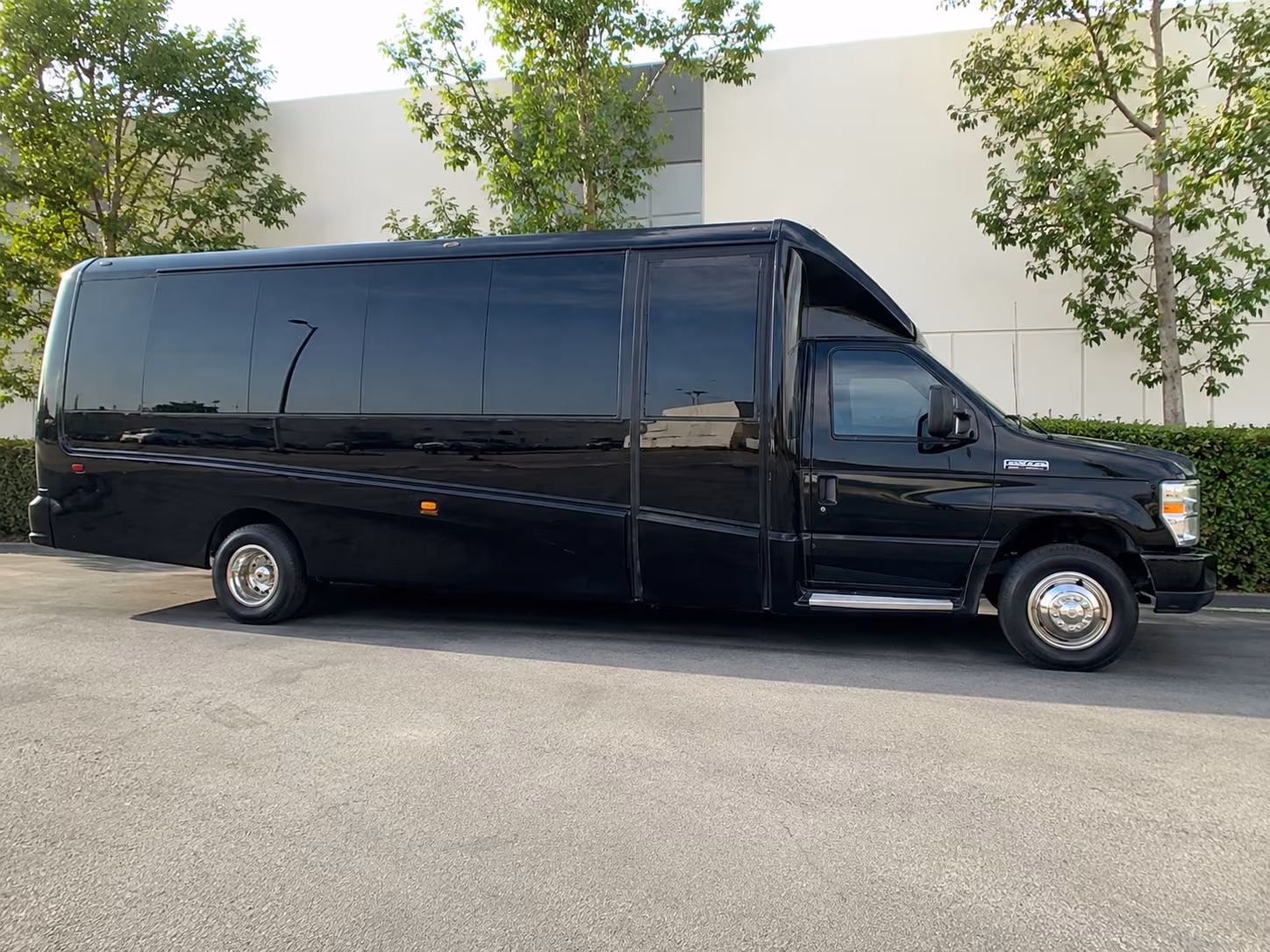 employee shuttle buses for hanford site and pnnl commuters
