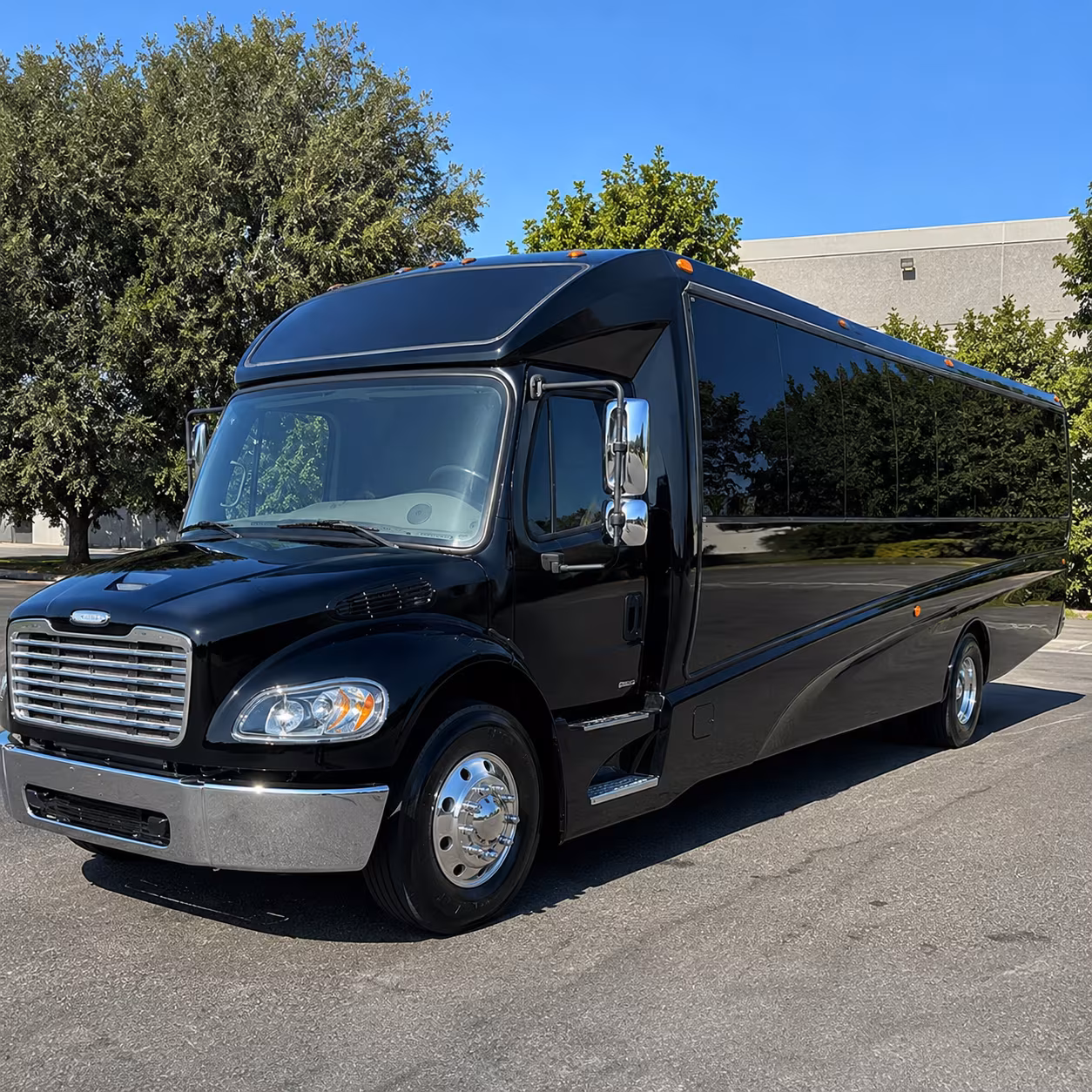 richland 28 passenger minibus