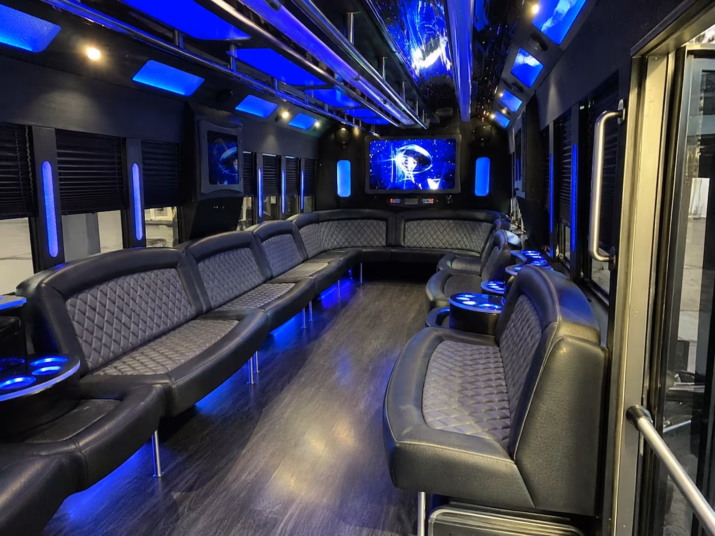 richland 28 passenger party bus interior