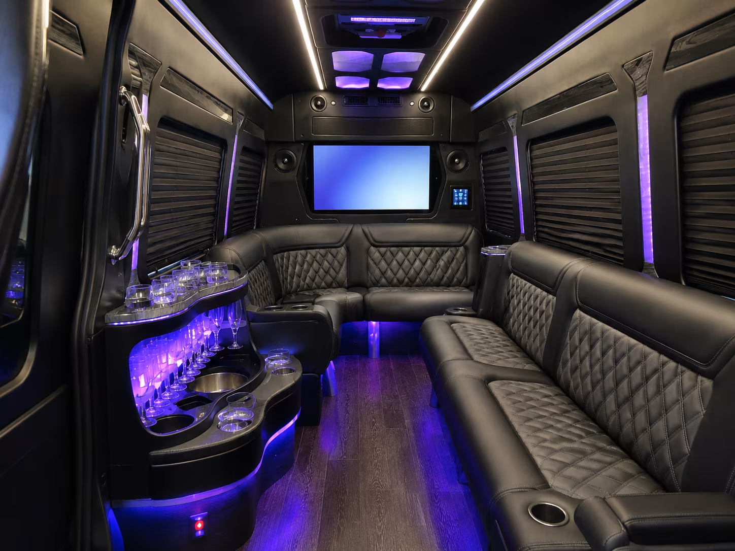 winery tour and corporate retreat buses through the columbia valley